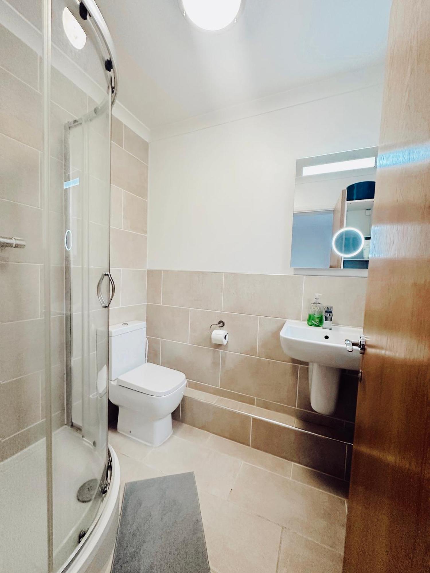 En-Suite Room 5Mins From Tower Bridge London Exterior photo